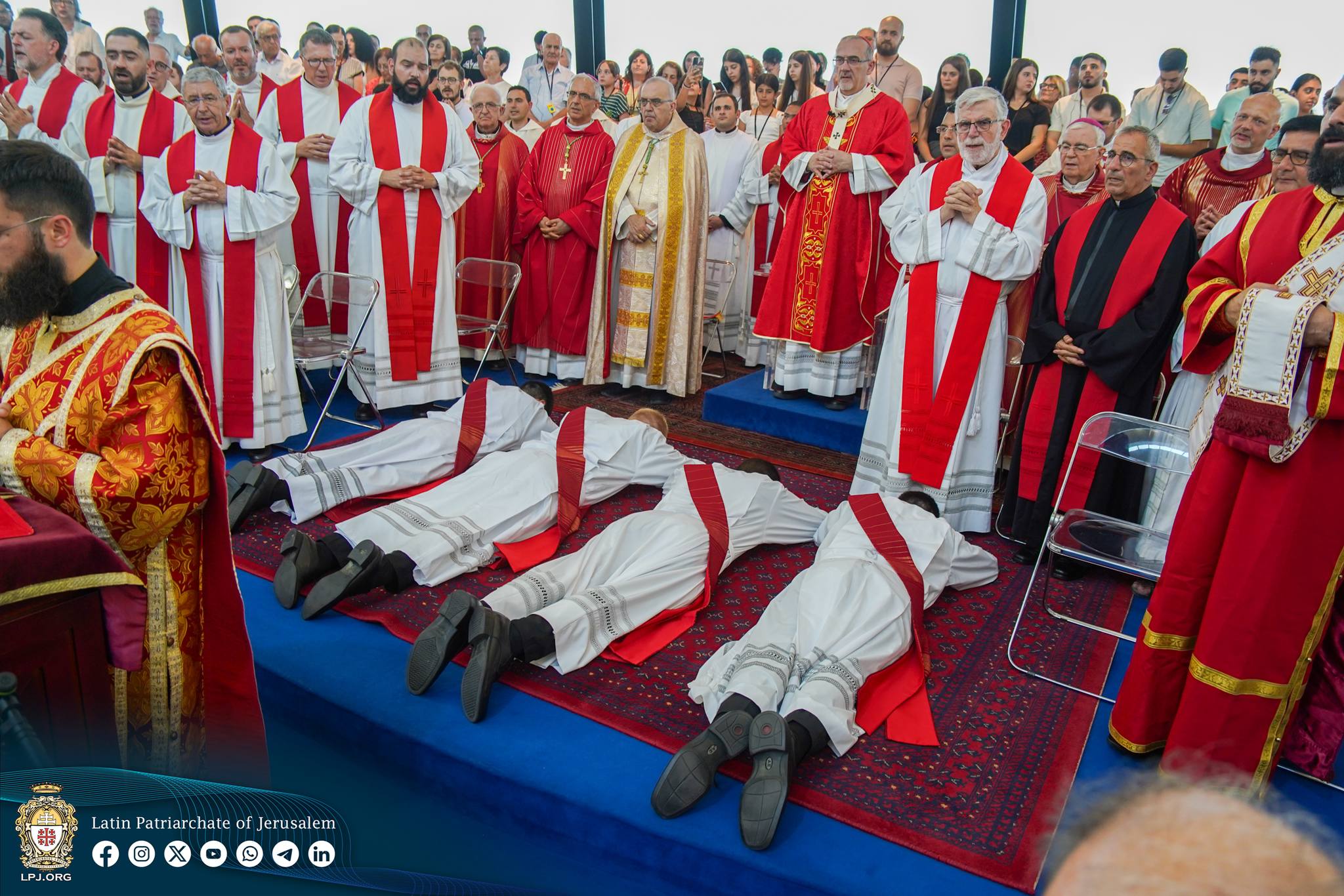 أربعة كهنة جدد من معهد أم الفادي