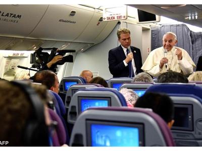 مؤتمر البابا في الطائرة 