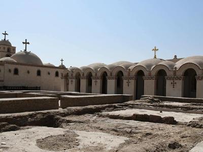 مصر تعيد افتتاح ديرين 