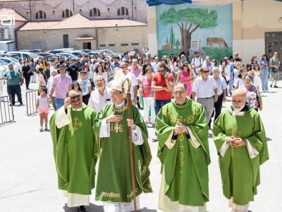 المطران إياد طوال يزور رعية العائلة المقدسة في رام الله: لقاء محبة وذاكرة رعوية
