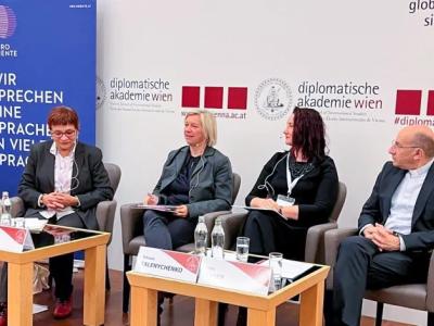 القس متري الراهب: العنف البنيوي الذي تصنعه الأنظمة هو العنصر المغيّب في مقاربات السلام