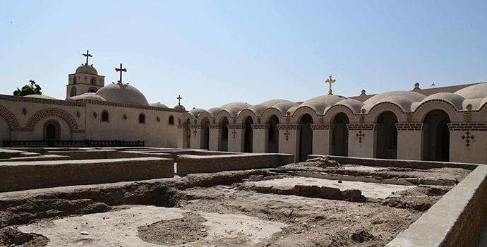 مصر تعيد افتتاح ديرين 