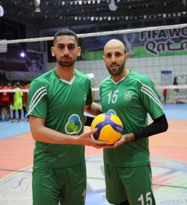 لاعبي القدم