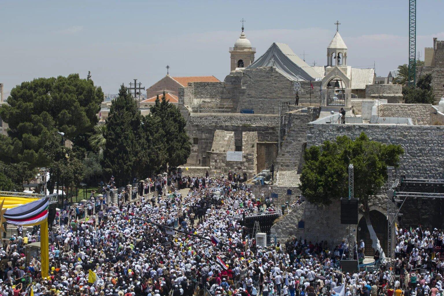 حراسة الرض المقدسة