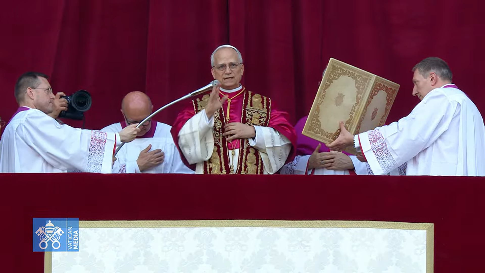  البابا لاون الرابع عشر