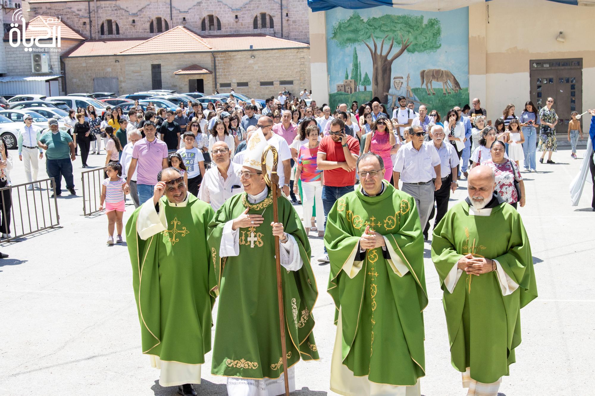 المطران إياد طوال يزور رعية العائلة المقدسة في رام الله: لقاء محبة وذاكرة رعوية