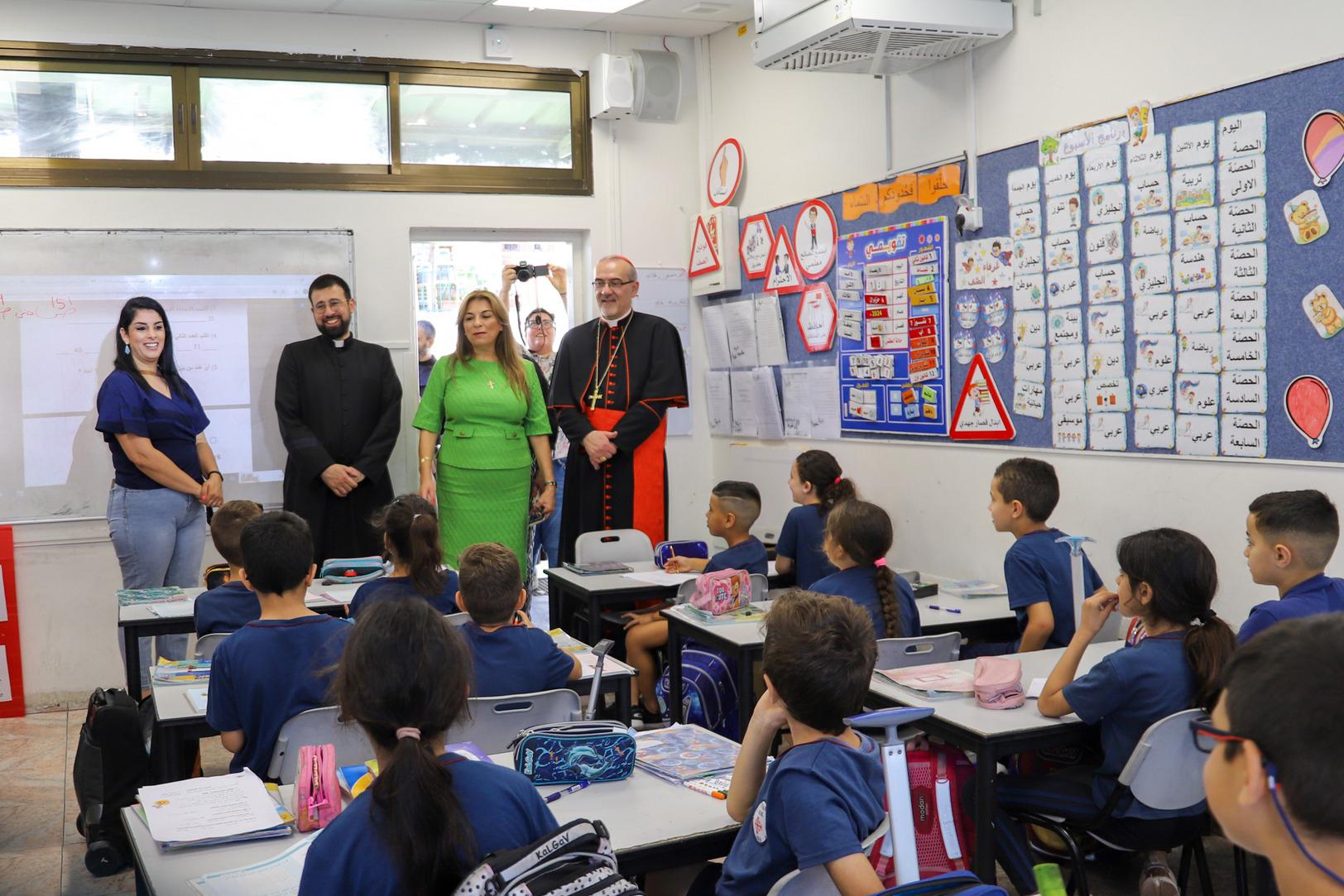 المؤسّسات التعليميّة المسيحيّة تؤدّي دورًا يتجاوز حدود الطائفة. مصدر الصورة: البطريركيّة اللاتينيّة-القدس
